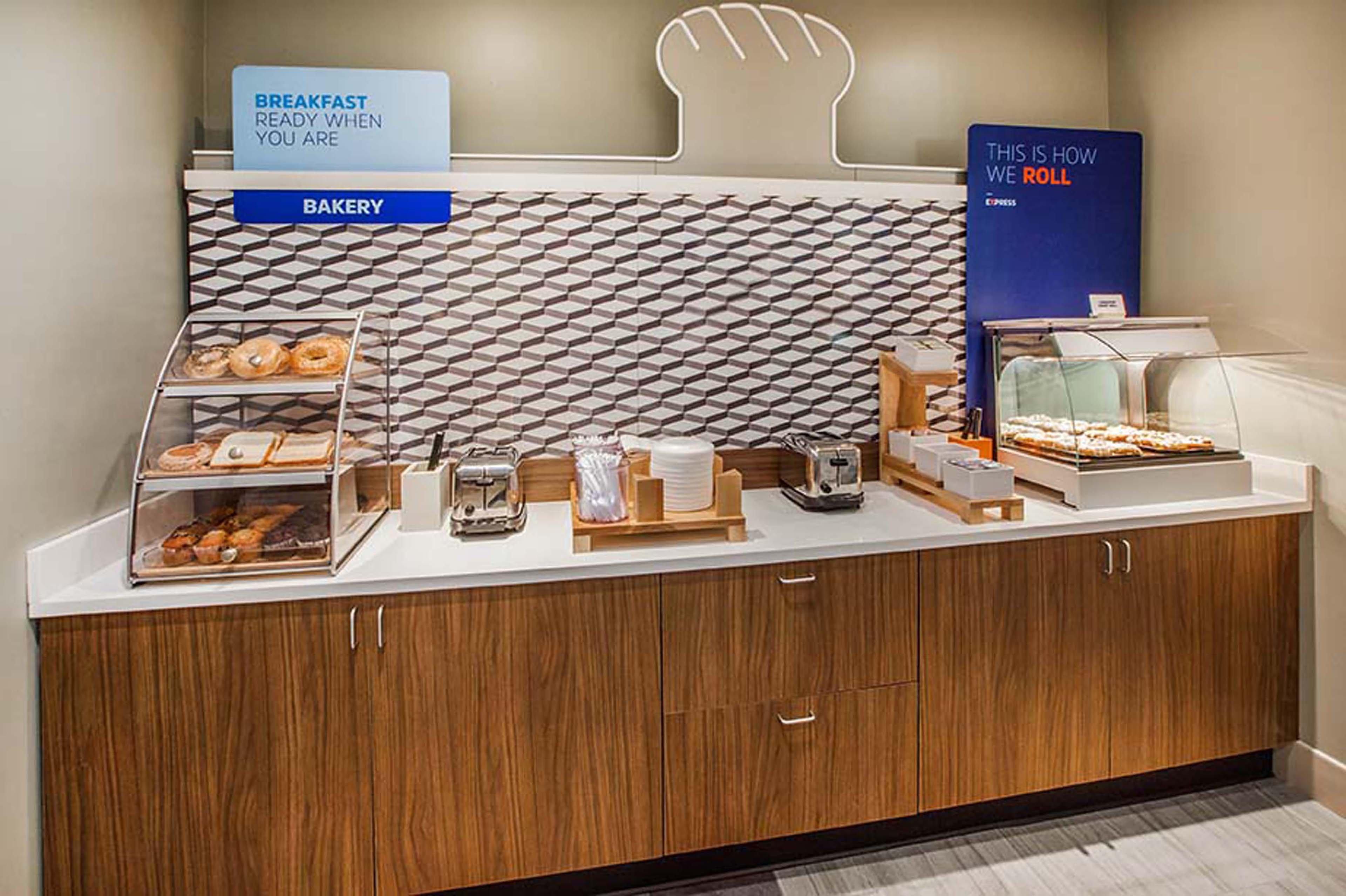 Holiday Inn Express & Suites - Roswell By Ihg Esterno foto